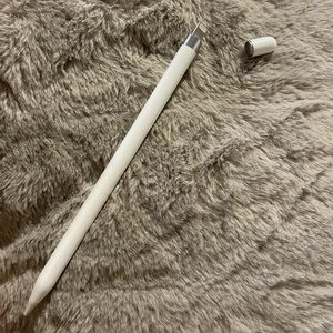 apple pencil first generation (original charger included)